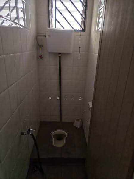 Shop / Office for Rent in Taman Perling (Perling) - Bella Goh - Bathroom - PropertyGuru.com.my