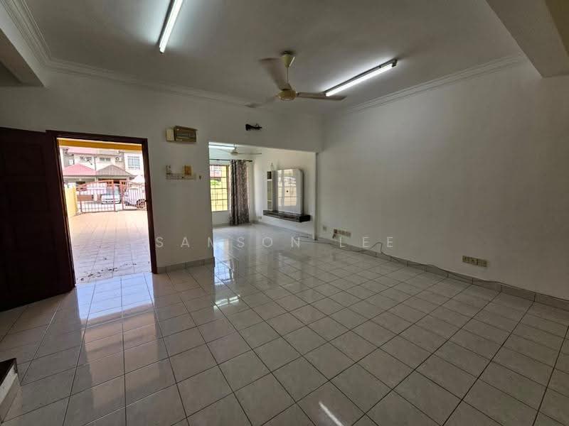 2-storey Terraced House for Rent in Kota Kemuning (Shah Alam) - Samson Lee - Living Room - PropertyGuru.com.my