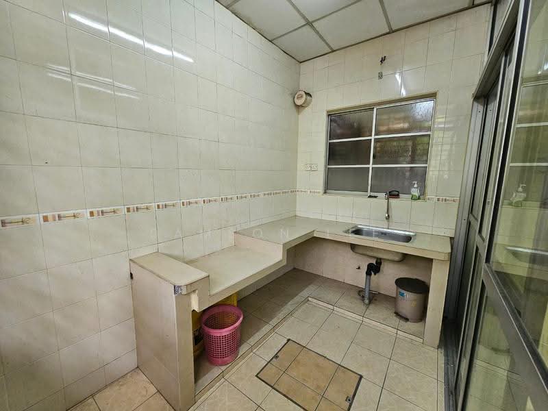 2-storey Terraced House for Rent in Kota Kemuning (Shah Alam) - Samson Lee - Kitchen - PropertyGuru.com.my