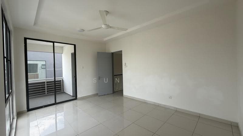 Rumah Berkembar untuk Dijual di Cheras (Selangor) - Sunny Chien - Balcony - PropertyGuru.com.my