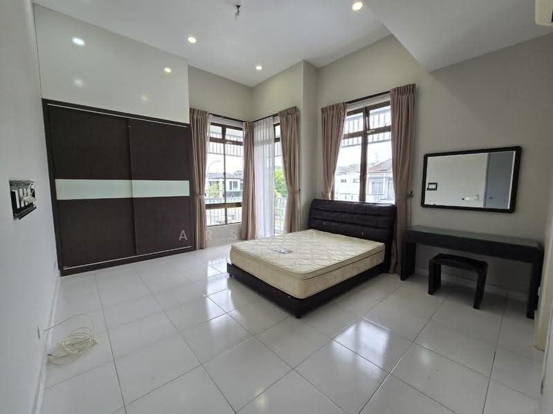 Rumah Kluster untuk Dijual di Setia Tropika (Johor Bahru) - Arshad . - Bedroom - PropertyGuru.com.my