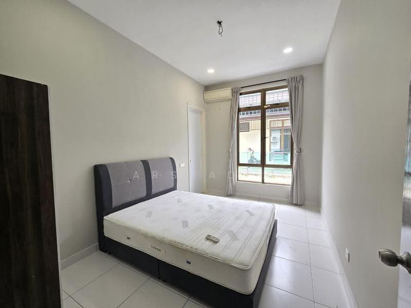 Rumah Kluster untuk Dijual di Setia Tropika (Johor Bahru) - Arshad . - Bedroom - PropertyGuru.com.my