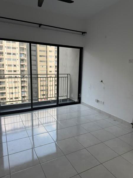 Kediaman Servis untuk Disewa di YOUTH CITY - Theresa Chew - Balcony - PropertyGuru.com.my
