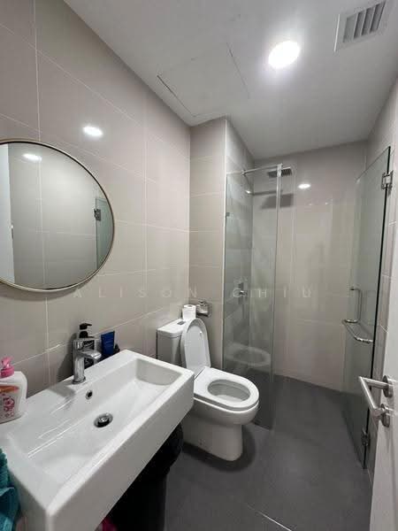 Kediaman Servis untuk Dijual di United Point (Residensi Berpadu) - Alison Chiu - Bathroom - PropertyGuru.com.my