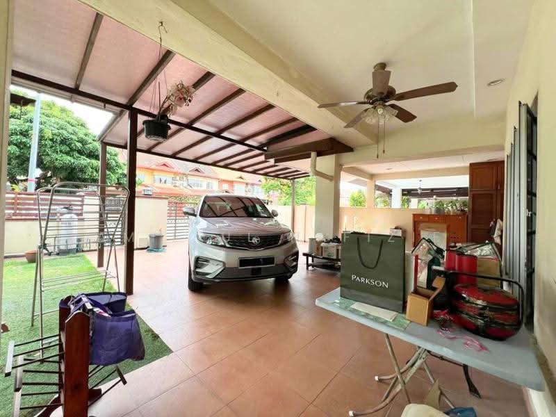 Rumah Teres untuk Dijual di Kota Kemuning (Shah Alam) - Amierul Hafizie - Car Park - PropertyGuru.com.my