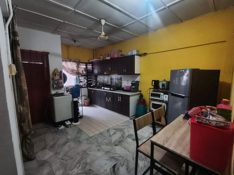 Apartment for Sale at Makmur Apartment - Mr Zack - Kitchen - PropertyGuru.com.my