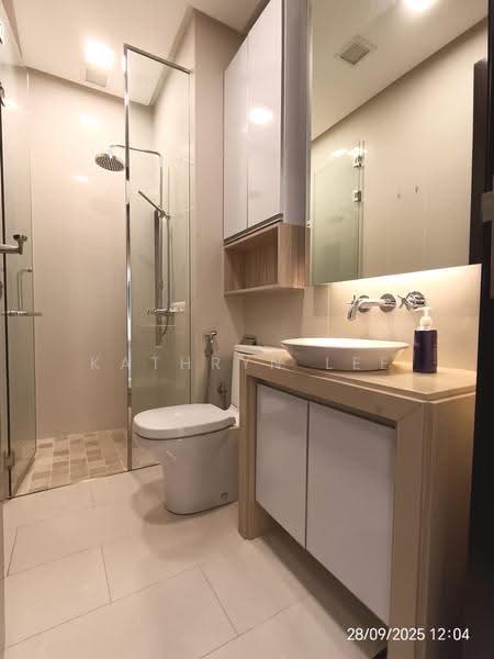 Service Residence for Sale at Straits Quay (The Suites at Waterside) - Kathryn Lee - Bathroom - PropertyGuru.com.my