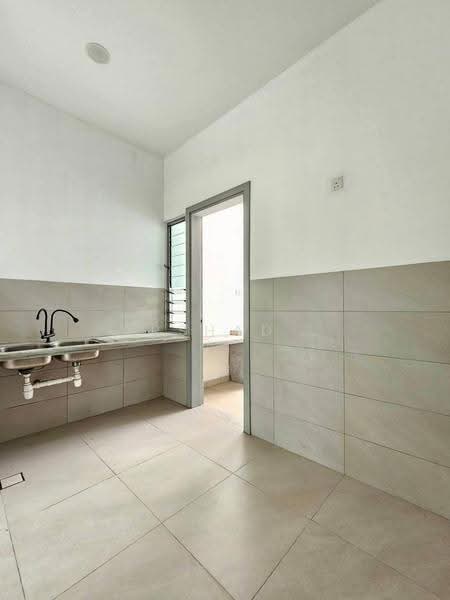 Rumah Berkembar untuk Dijual di Taman Molek (Johor Bahru) - Arshad . - Kitchen - PropertyGuru.com.my