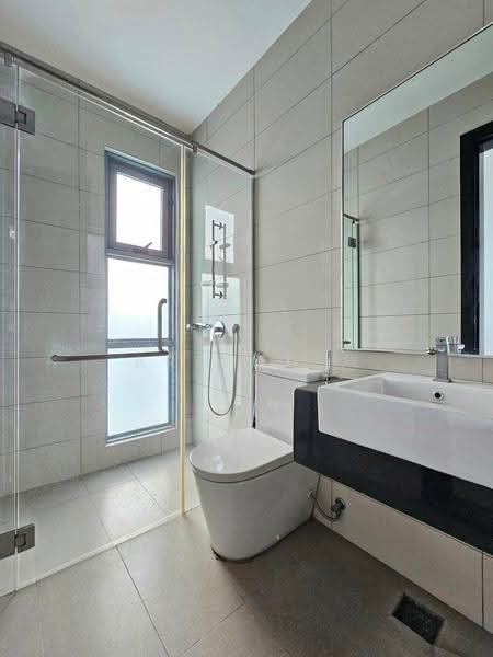 Rumah Berkembar untuk Dijual di Taman Molek (Johor Bahru) - Arshad . - Bathroom - PropertyGuru.com.my