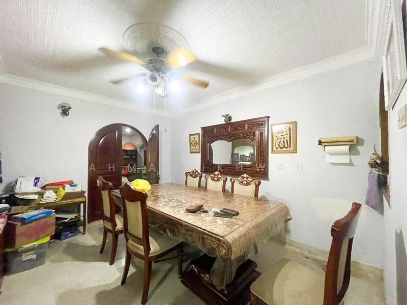 2-storey Terraced House for Sale in Seksyen 4 (Shah Alam) - Ahmad Ikhwan Arif - Dining Room - PropertyGuru.com.my