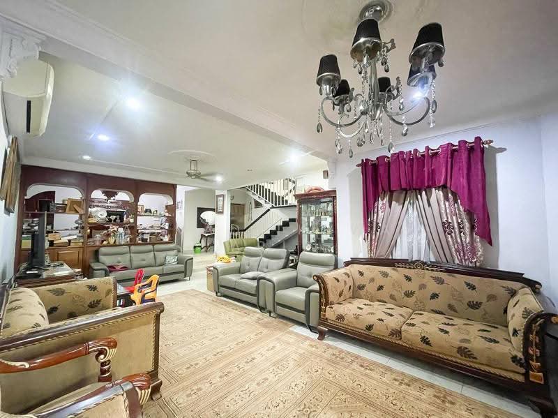 2-storey Terraced House for Sale in Seksyen 4 (Shah Alam) - Ahmad Ikhwan Arif - Living Room - PropertyGuru.com.my
