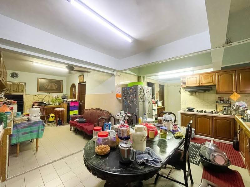 2-storey Terraced House for Sale in Seksyen 4 (Shah Alam) - Ahmad Ikhwan Arif - Kitchen - PropertyGuru.com.my