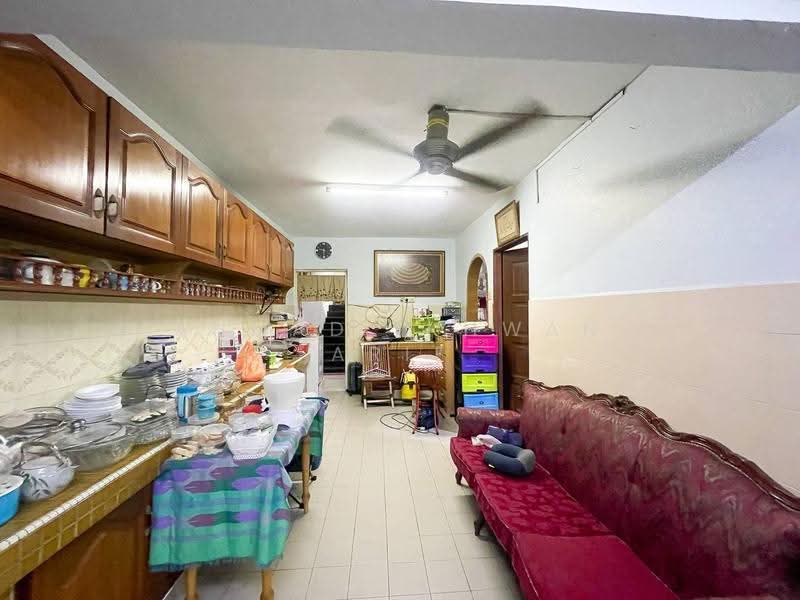 2-storey Terraced House for Sale in Seksyen 4 (Shah Alam) - Ahmad Ikhwan Arif - Kitchen - PropertyGuru.com.my