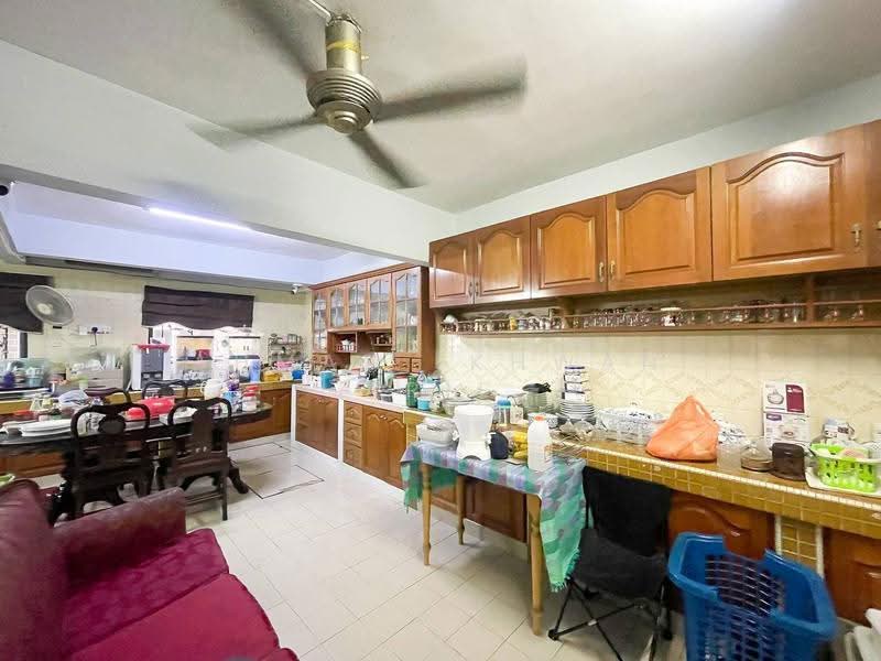2-storey Terraced House for Sale in Seksyen 4 (Shah Alam) - Ahmad Ikhwan Arif - Kitchen - PropertyGuru.com.my