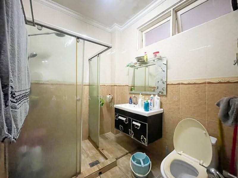 2-storey Terraced House for Sale in Seksyen 4 (Shah Alam) - Ahmad Ikhwan Arif - Bathroom - PropertyGuru.com.my