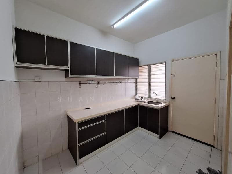 Rumah Teres 2-Tingkat untuk Dijual di Taman Puchong Hartamas (Puchong) - Shanice Low - Kitchen - PropertyGuru.com.my