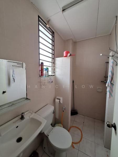 Rumah Teres 2-Tingkat untuk Dijual di Taman Puchong Hartamas (Puchong) - Shanice Low - Bathroom - PropertyGuru.com.my