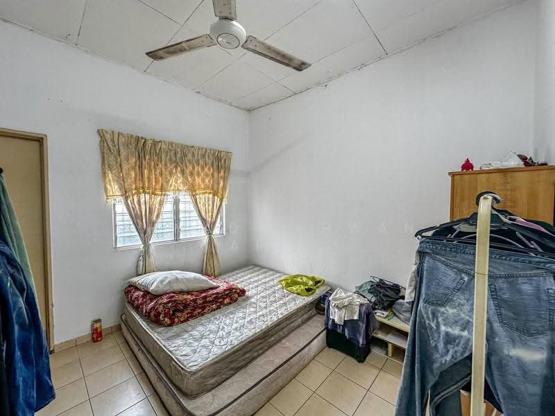 Terraced House for Sale in Sungai Buloh (Selangor) - Ahmad Ikhwan Arif - Bedroom - PropertyGuru.com.my