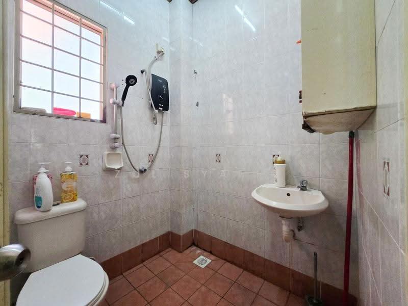 2-storey Terraced House for Sale in Sunway Batu Caves (Batu Caves) - Zul Syafiq - Bathroom - PropertyGuru.com.my
