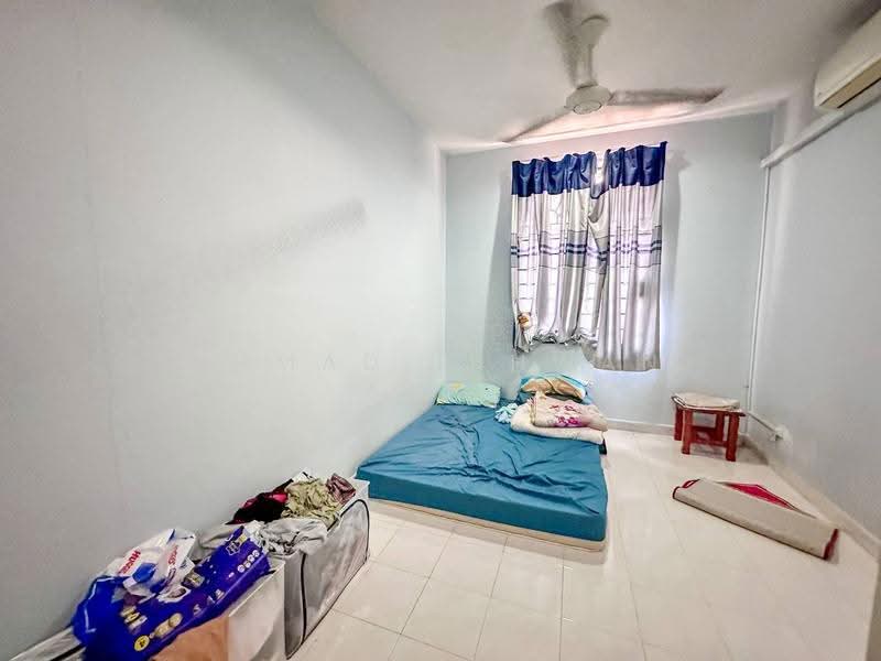2-storey Terraced House for Sale in Taman Mawar (Sepang) - Ahmad Ikhwan Arif - Bedroom - PropertyGuru.com.my