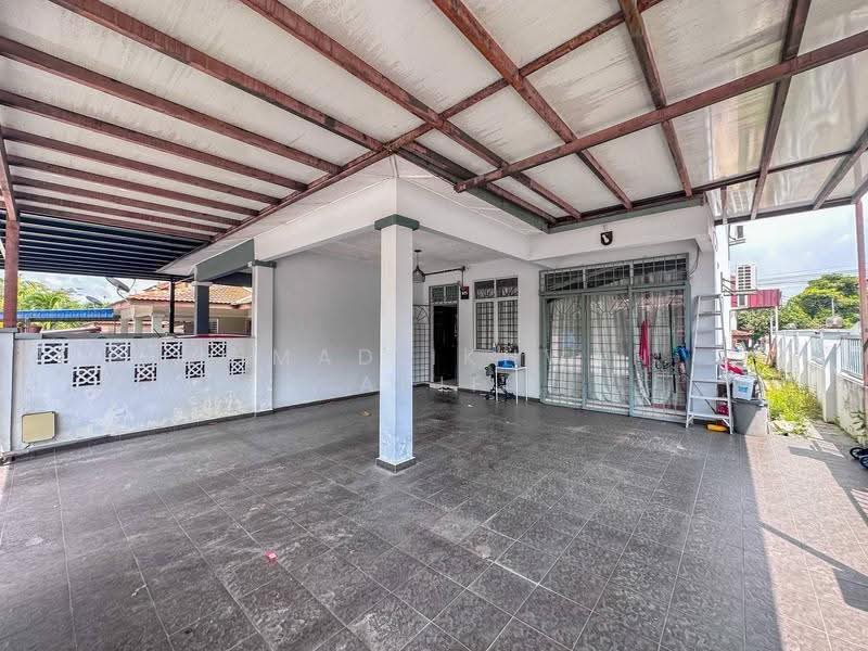2-storey Terraced House for Sale in Taman Mawar (Sepang) - Ahmad Ikhwan Arif - Exterior - PropertyGuru.com.my