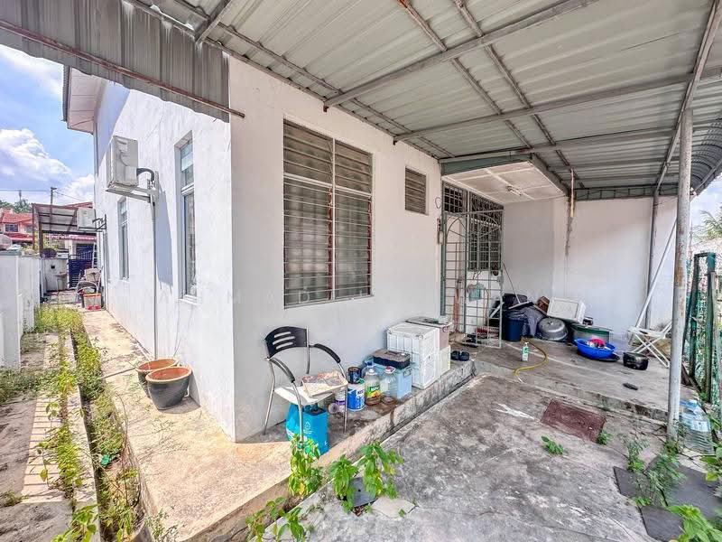 2-storey Terraced House for Sale in Taman Mawar (Sepang) - Ahmad Ikhwan Arif - Exterior - PropertyGuru.com.my