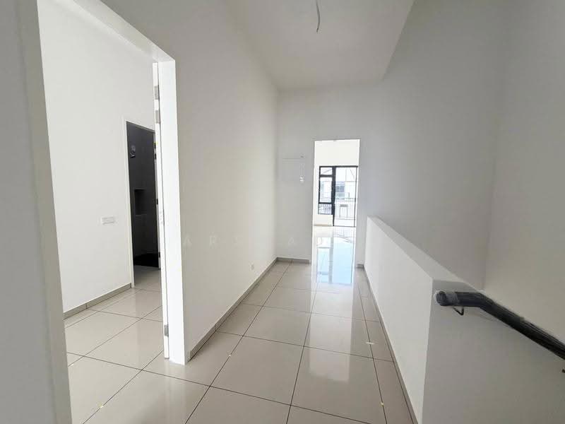 Rumah Teres 2-Tingkat untuk Dijual di Taman Ekoflora (Johor Bahru) - Arshad . - Corridor - PropertyGuru.com.my