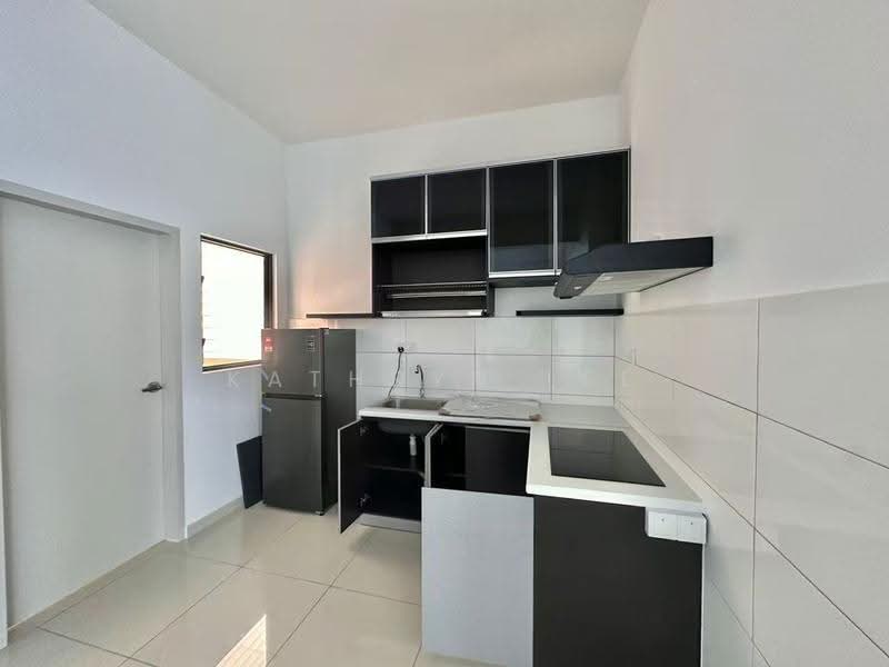 Condominium for Sale at Waterside Residence - Kathryn Lee - Kitchen - PropertyGuru.com.my