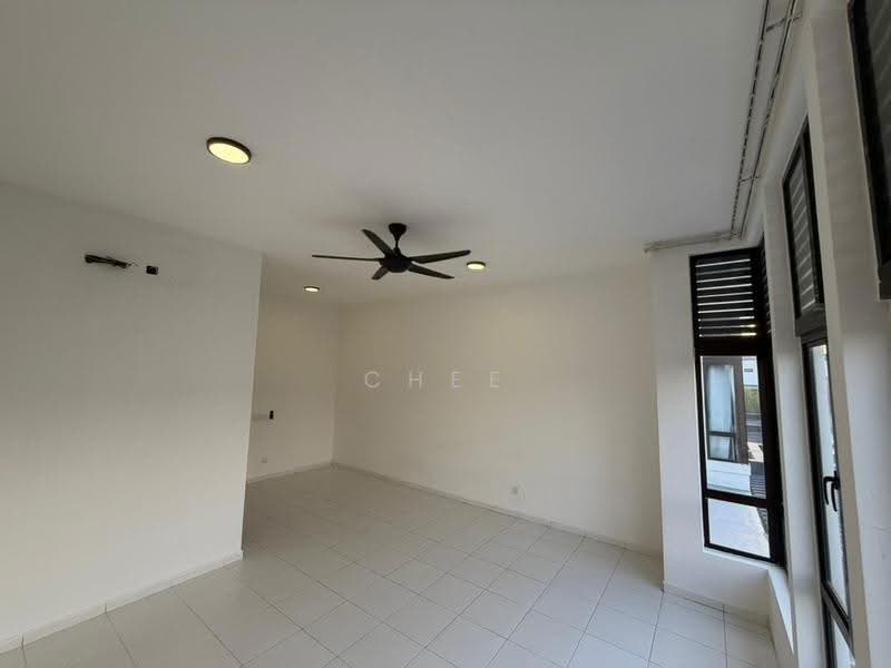 2-storey Terraced House for Sale in Bandar Puncak Alam (Puncak Alam) - Chee Hin - Living Room - PropertyGuru.com.my