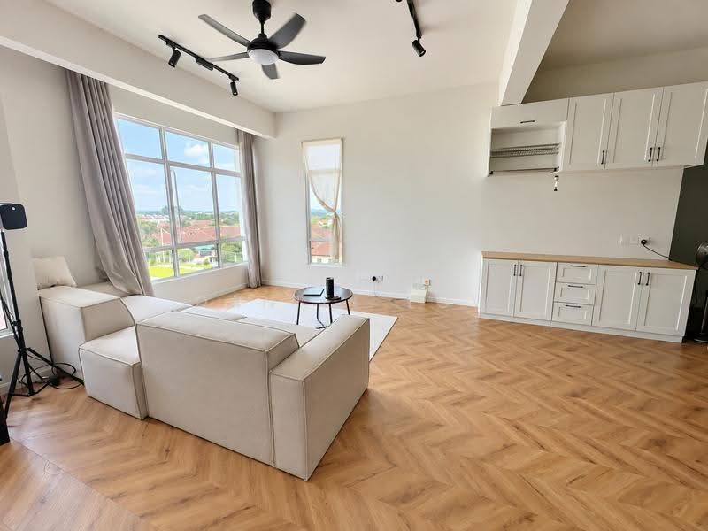 Rumah Bandar untuk Dijual di Taman Akasia (Semenyih) - Daniel Low - Living Room - PropertyGuru.com.my