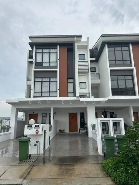 Rumah Bandar untuk Dijual di Taman Akasia (Semenyih) - Daniel Low - Exterior - PropertyGuru.com.my