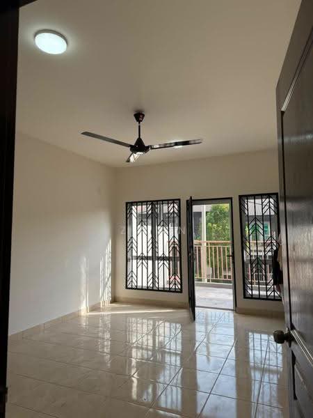 Rumah Teres 2-Tingkat untuk Disewa di Rawang (Selangor) - Zann Fauzan - Living Room - PropertyGuru.com.my