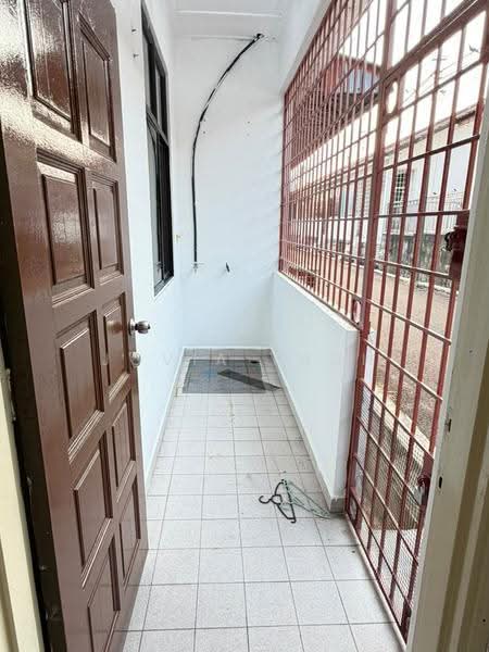 Rumah Teres 1.5-Tingkat untuk Disewa di Taman Perling (Perling) - Jovia Thoh - Balcony - PropertyGuru.com.my
