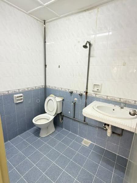 Rumah Teres 1.5-Tingkat untuk Disewa di Taman Perling (Perling) - Jovia Thoh - Bathroom - PropertyGuru.com.my