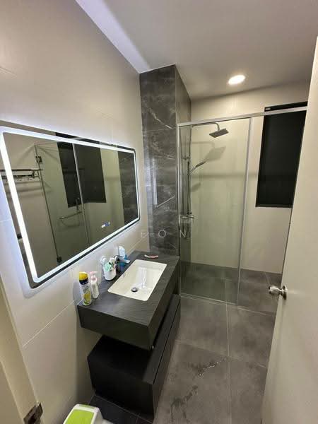 Kondominium untuk Disewa di Park Place - Leon Liew - Bathroom - PropertyGuru.com.my