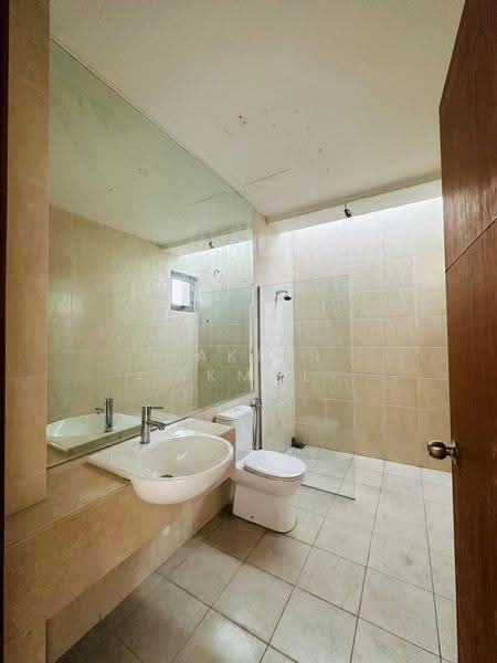 Bungalow House for Sale in Bandar Seri Putra (Bangi) - Hakimi Akmal - Bathroom - PropertyGuru.com.my