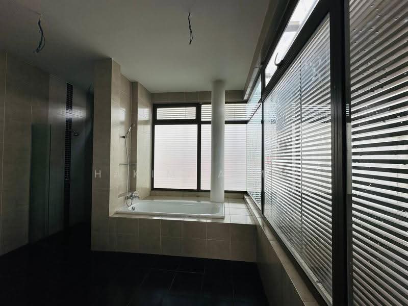 Bungalow House for Sale in Bandar Seri Putra (Bangi) - Hakimi Akmal - Bathroom - PropertyGuru.com.my