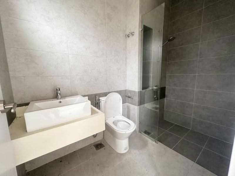 Semi-Detached House for Rent in Bandar Seri Coalfields (Sungai Buloh) - Chee Hin - Bathroom - PropertyGuru.com.my