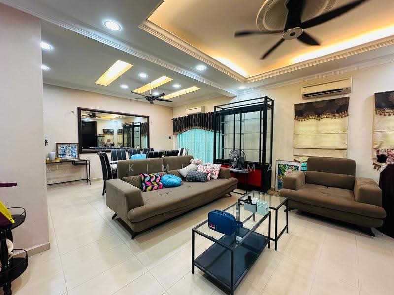 Rumah Berkembar untuk Dijual di Taman Tropika 2 (Kajang) - Hakimi Akmal - Living Room - PropertyGuru.com.my
