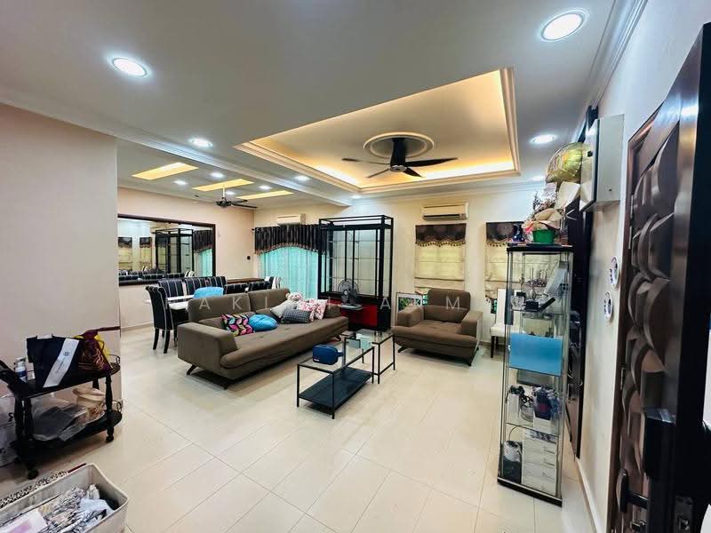 Rumah Berkembar untuk Dijual di Taman Tropika 2 (Kajang) - Hakimi Akmal - Living Room - PropertyGuru.com.my