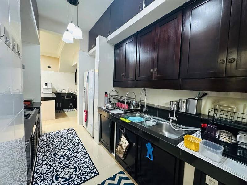 Rumah Berkembar untuk Dijual di Taman Tropika 2 (Kajang) - Hakimi Akmal - Kitchen - PropertyGuru.com.my