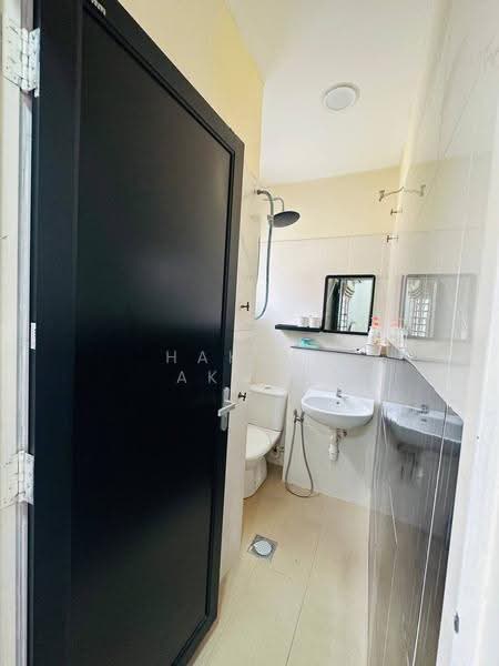 Rumah Berkembar untuk Dijual di Taman Tropika 2 (Kajang) - Hakimi Akmal - Bathroom - PropertyGuru.com.my