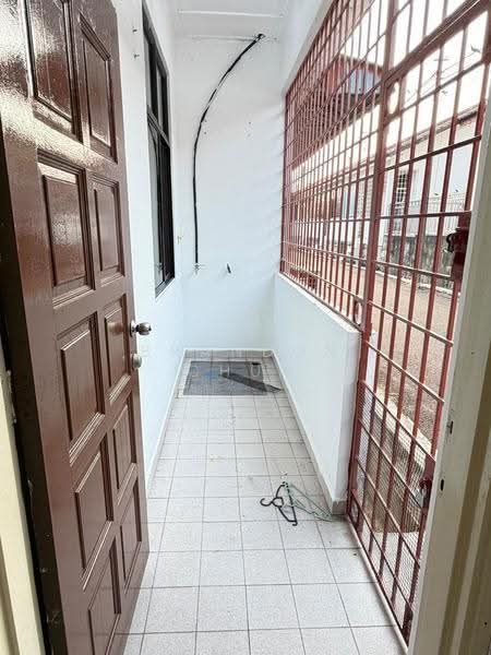 Rumah Teres 2-Tingkat untuk Disewa di Taman Perling (Perling) - Brandon Chua - Balcony - PropertyGuru.com.my