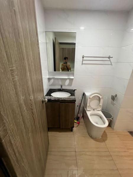 Kediaman Servis untuk Disewa di Country Garden Central Park - Hong Charng Lee - Bathroom - PropertyGuru.com.my