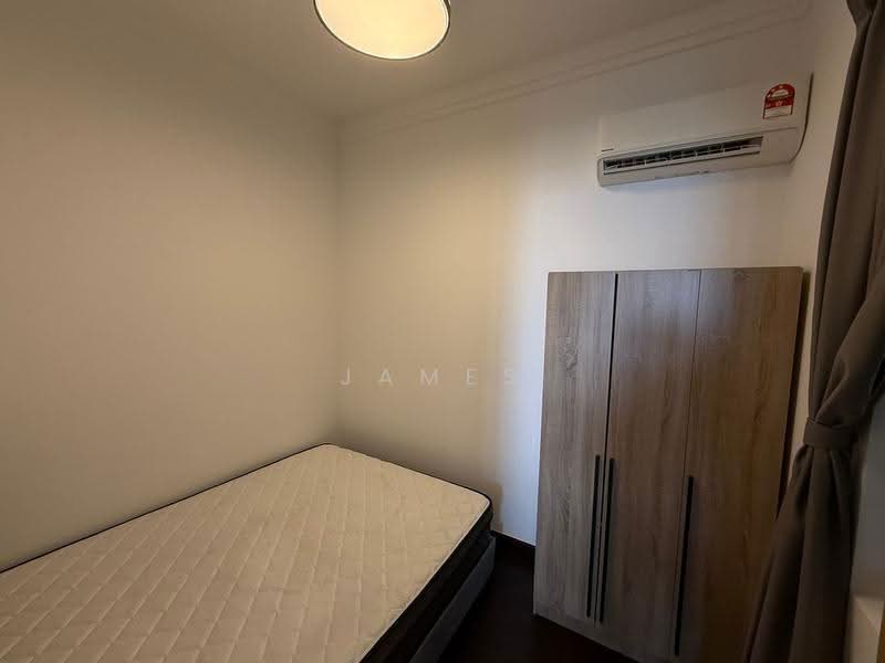 Kondominium untuk Dijual di R&F Princess Cove Phase 1 - James Bong - Bedroom - PropertyGuru.com.my