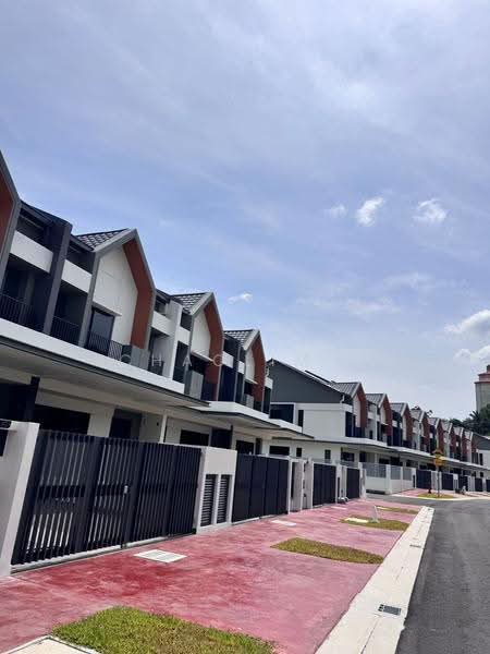 2-storey Terraced House for Sale in Bandar Kinrara Seksyen 8 (Bandar Kinrara) - ChaoLim . - Exterior - PropertyGuru.com.my