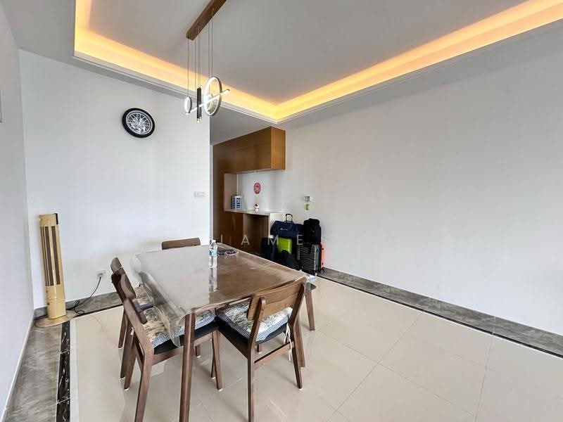 Kondominium untuk Dijual di R&F Princess Cove Phase 1 - James Bong - Dining Room - PropertyGuru.com.my