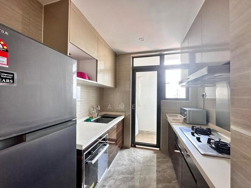 Kondominium untuk Dijual di R&F Princess Cove Phase 1 - James Bong - Kitchen - PropertyGuru.com.my