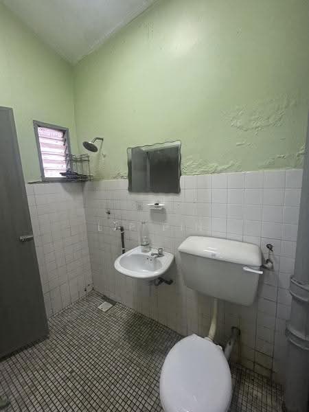 2-storey Terraced House for Sale in Ampang Jaya (Ampang) - Lip Pin Lee - Bathroom - PropertyGuru.com.my