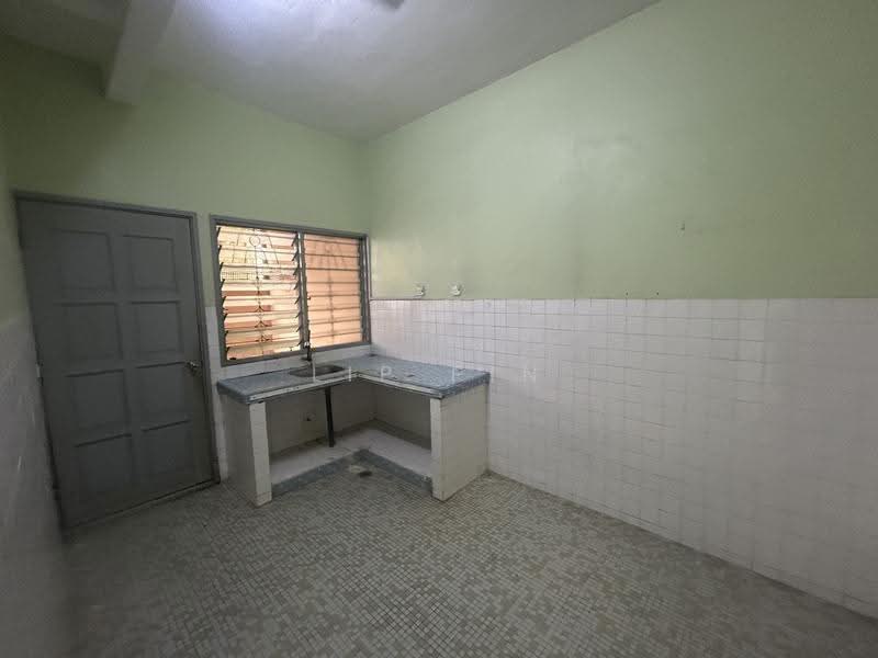 2-storey Terraced House for Sale in Ampang Jaya (Ampang) - Lip Pin Lee - Kitchen - PropertyGuru.com.my